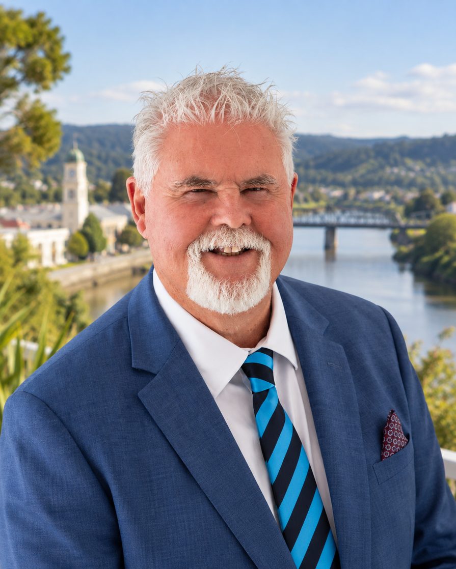 Colin Gibson, Whanganui real estate salesperson